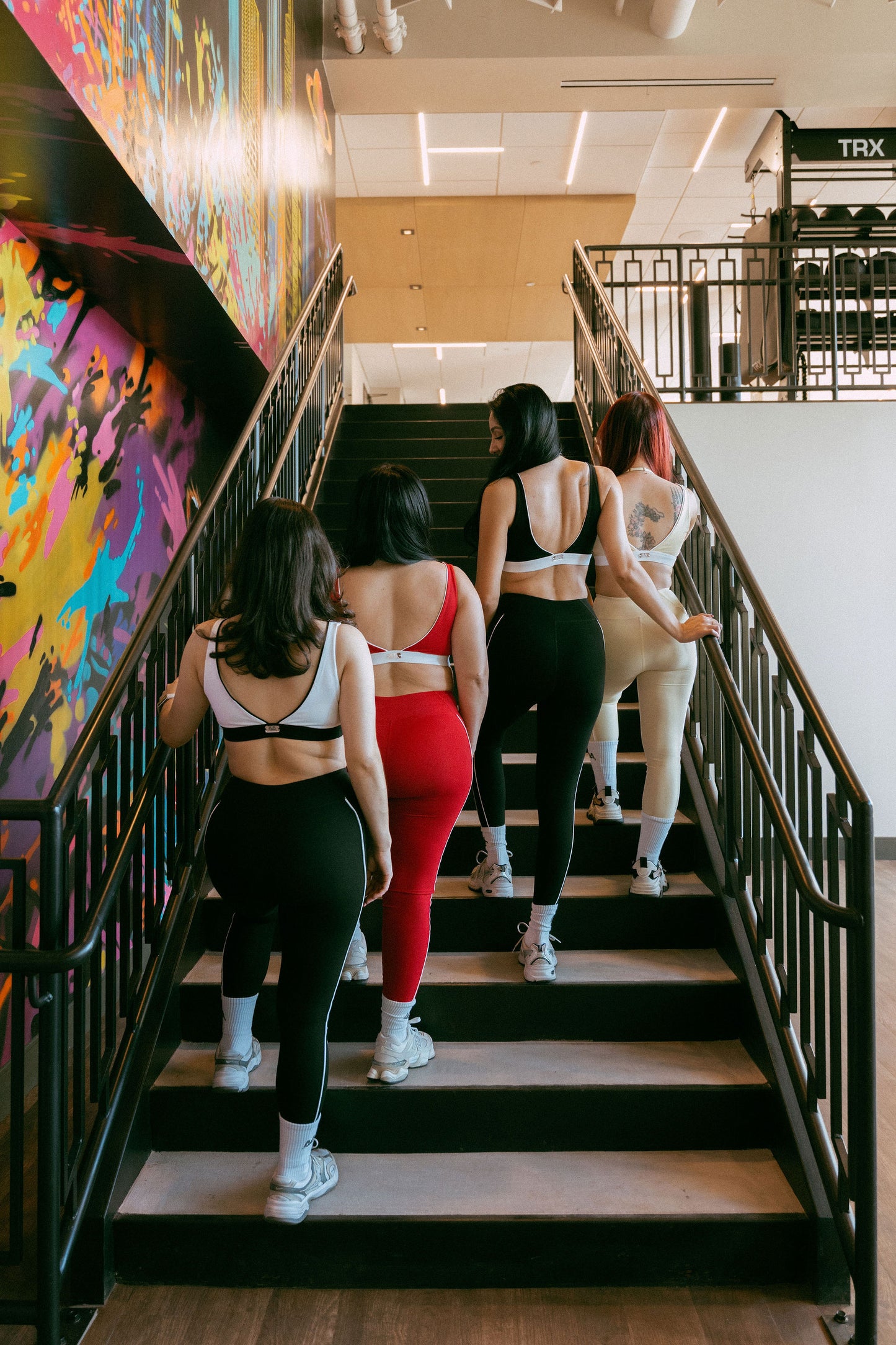 Haute Contrasting Color Sports Bra